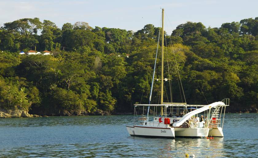 catamaran tour manuel antonio costa rica