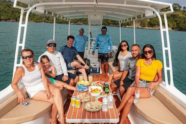 private 30 ft boat quepos marina pez vela