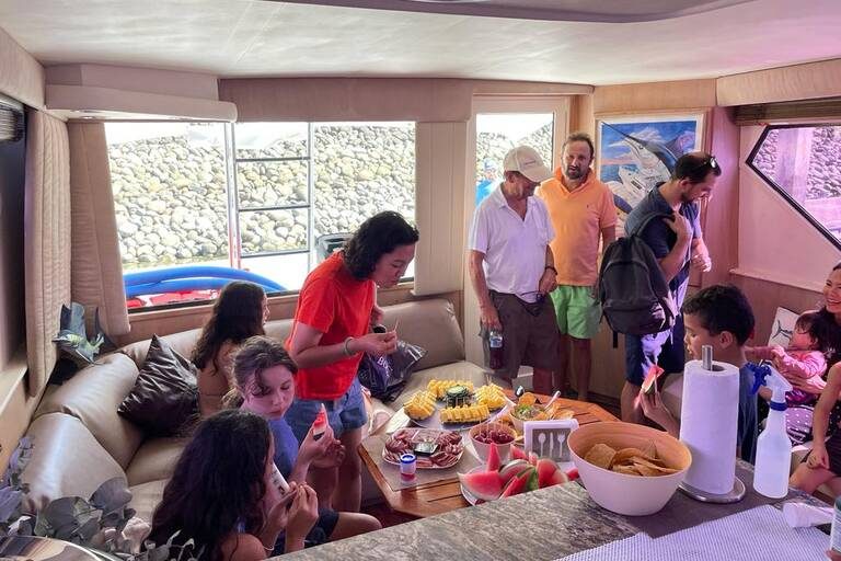 yacht rental manuel antonio costa rica