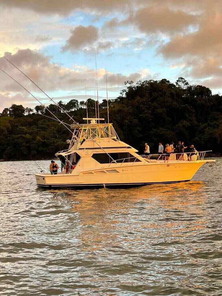 yacht rental manuel antonio costa rica