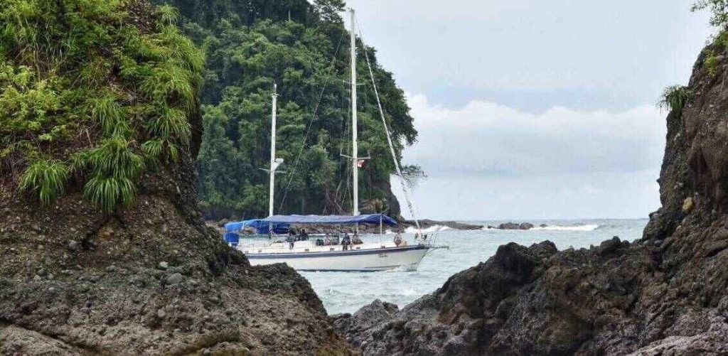 56 ft sailboat tour manuel antonio costa rica